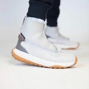 Under Armour Men's HOVR Summit Fat Tire Delta Sneaker M7.5 W9